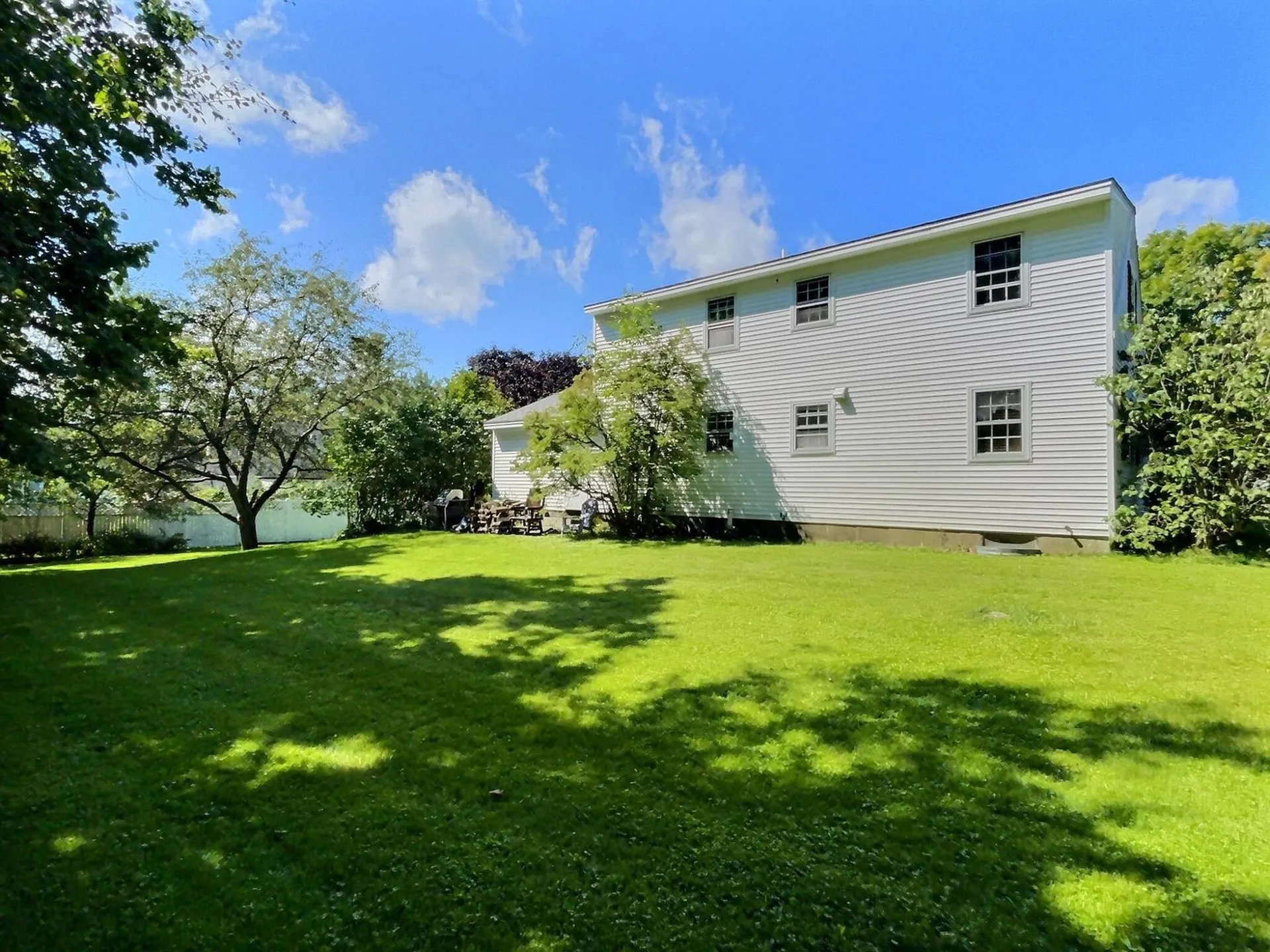 18 Prescott Lane New London NH 03257