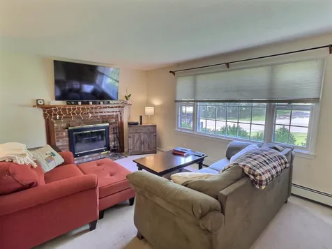 18 Prescott Lane New London NH 03257