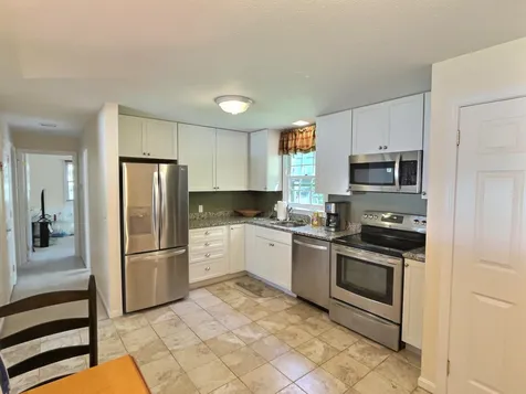 18 Prescott Lane New London NH 03257