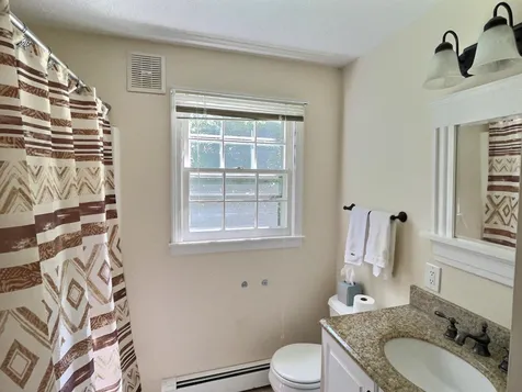 18 Prescott Lane New London NH 03257