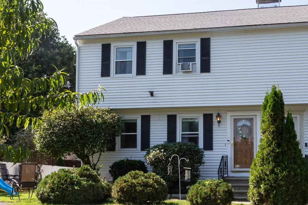32l Tiger Tail Circle Derry NH 03038