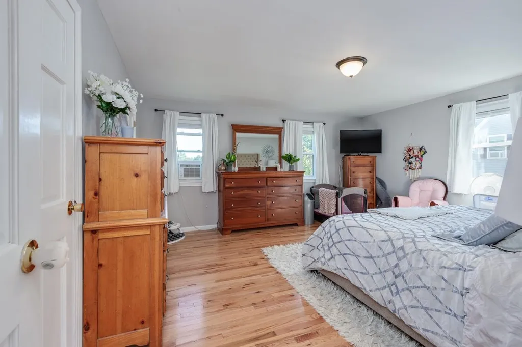 32l Tiger Tail Circle Derry NH 03038