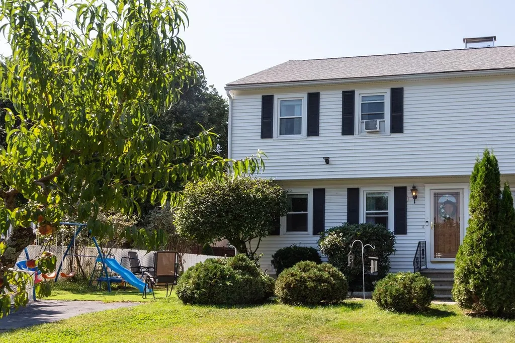 32l Tiger Tail Circle Derry NH 03038