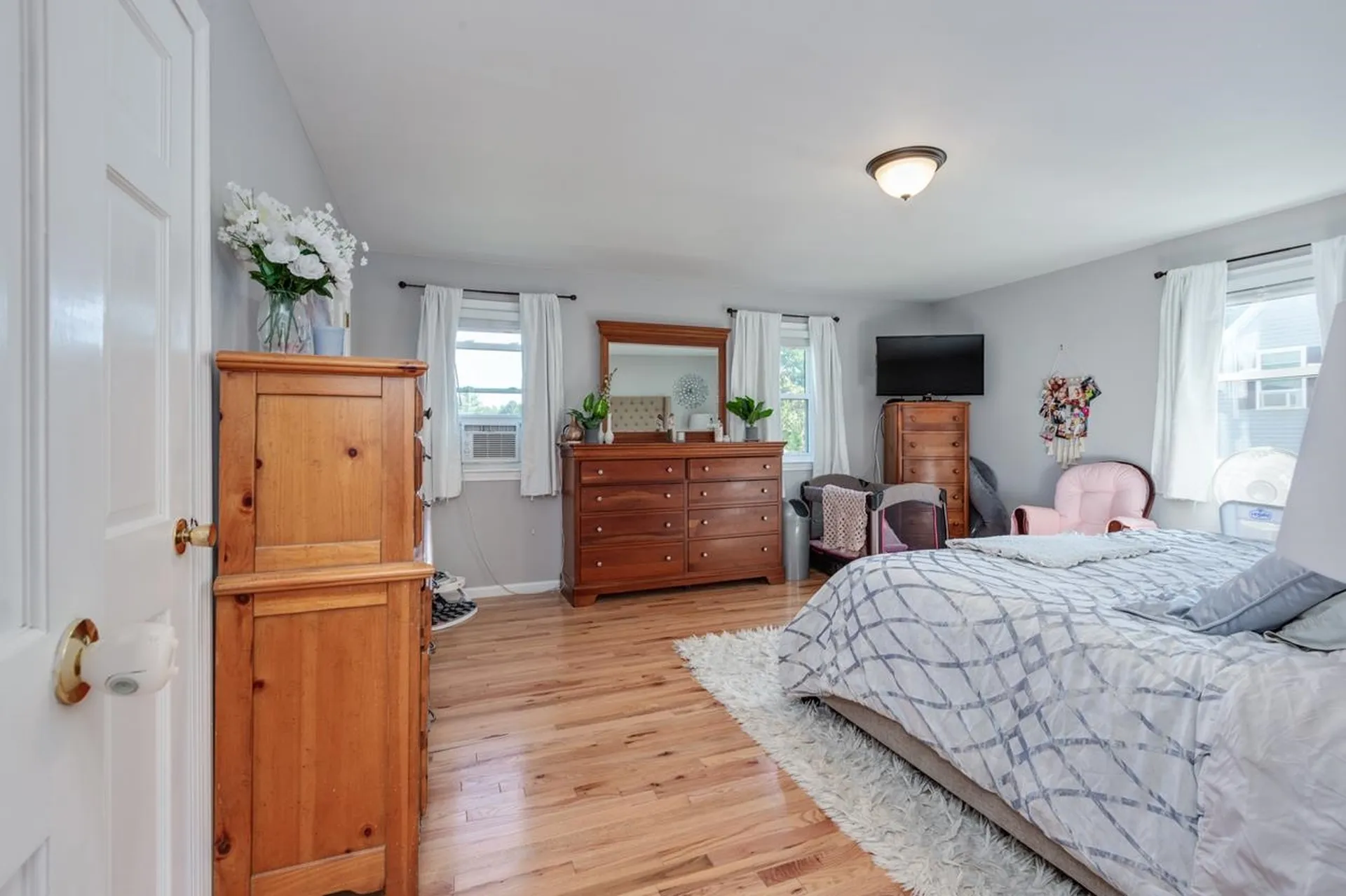 32l Tiger Tail Circle Derry NH 03038