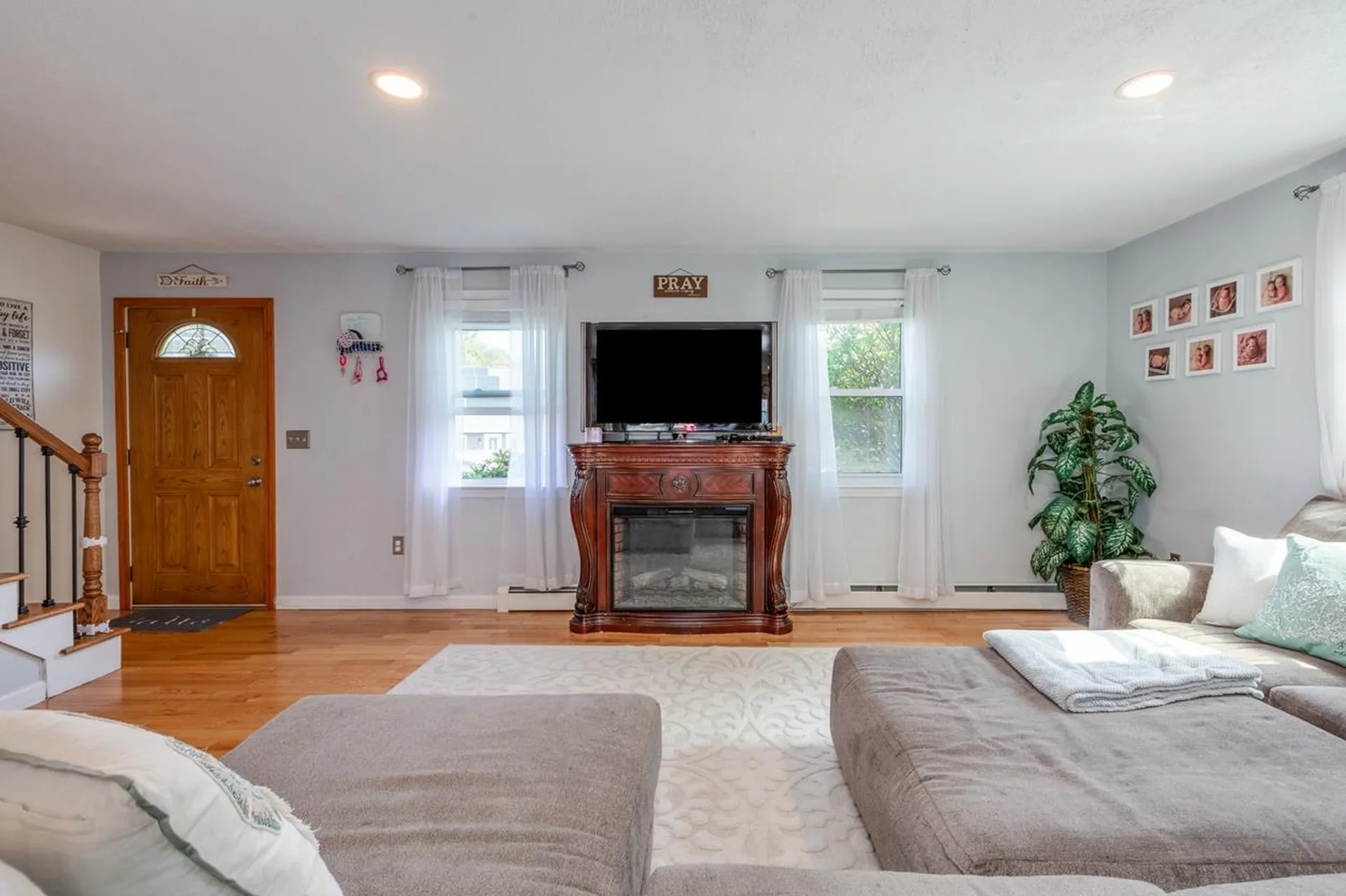 32l Tiger Tail Circle Derry NH 03038