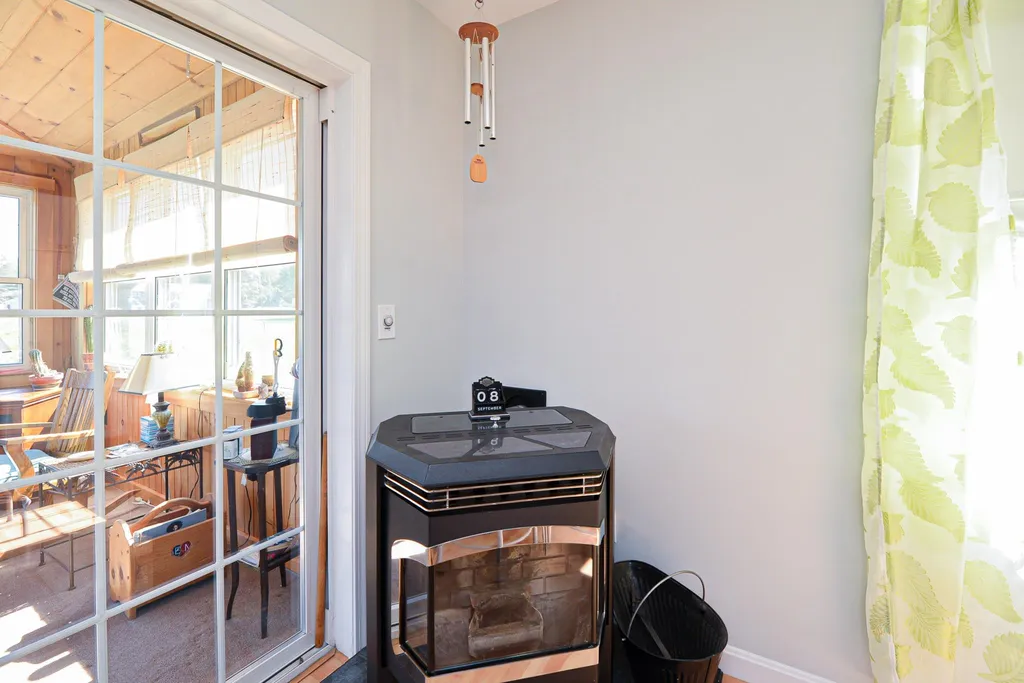 37 Currier Road Pelham NH 03076