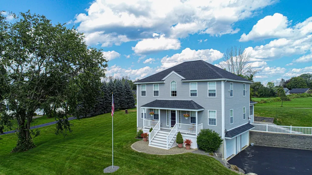 37 Currier Road Pelham NH 03076