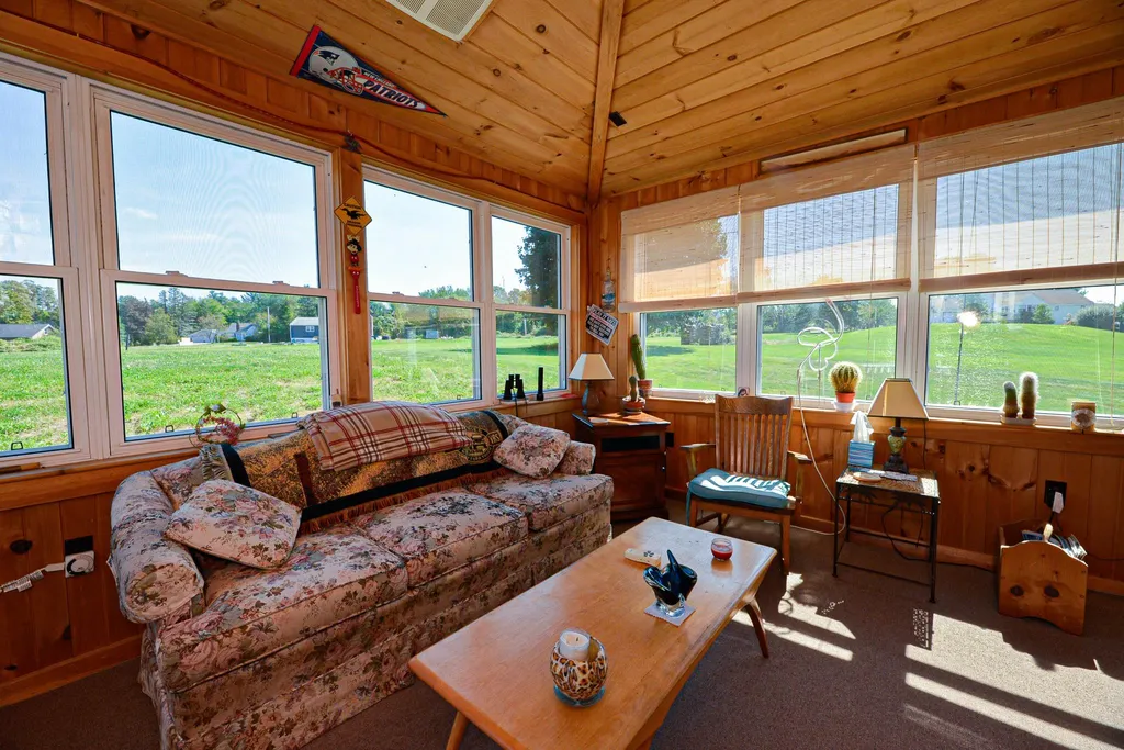 37 Currier Road Pelham NH 03076