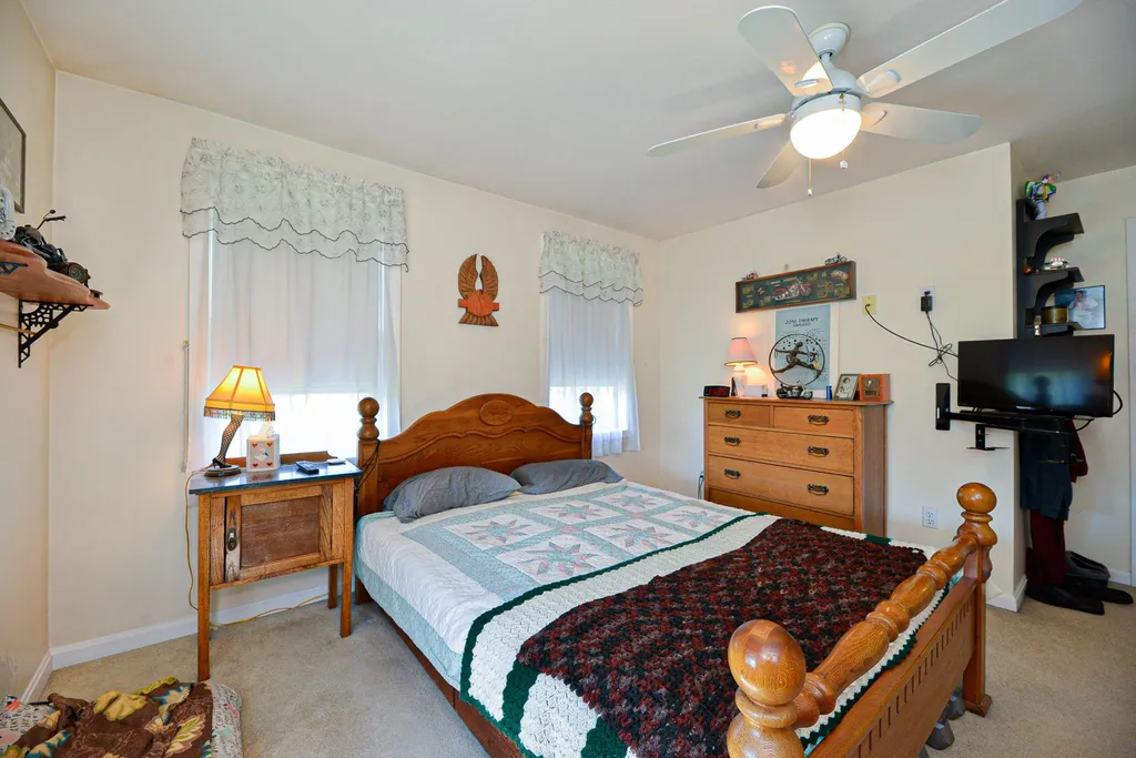 37 Currier Road Pelham NH 03076