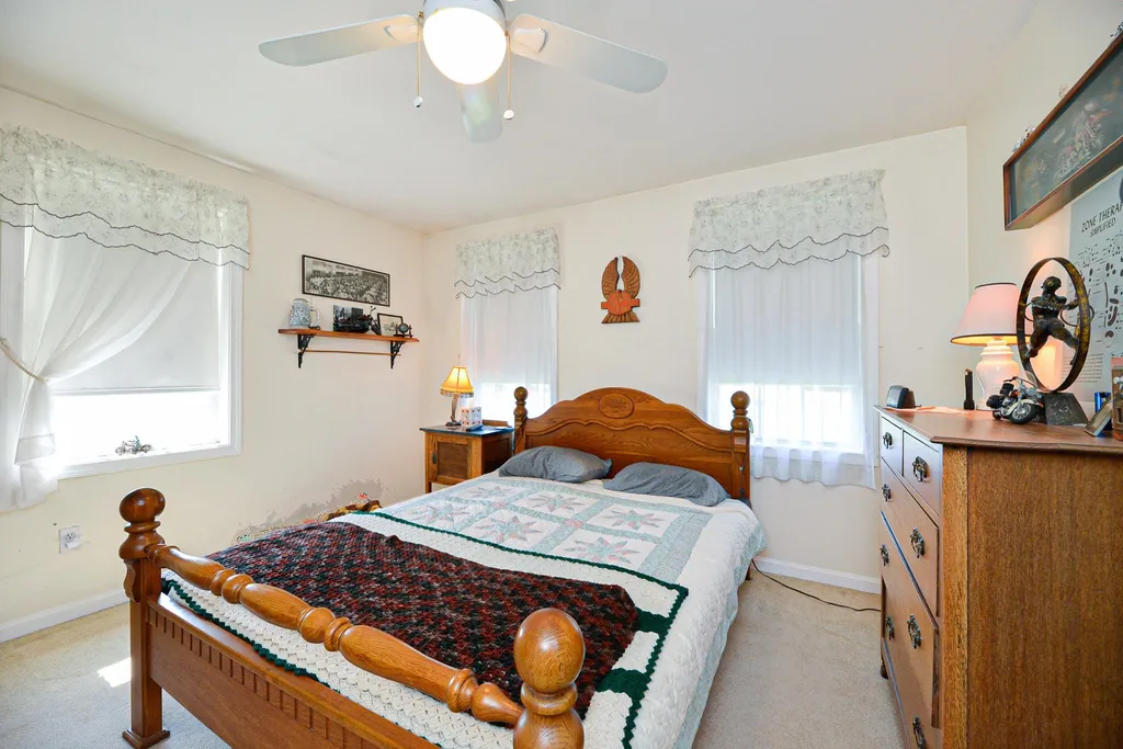 37 Currier Road Pelham NH 03076