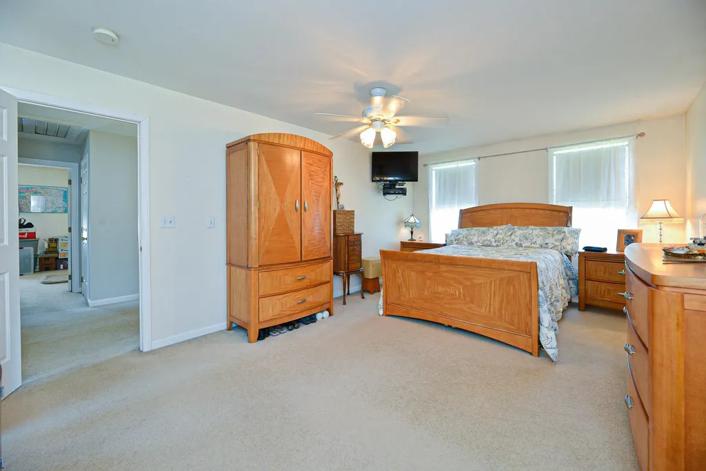 37 Currier Road Pelham NH 03076