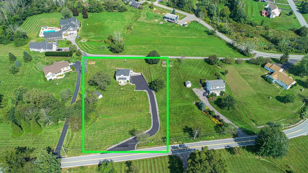 37 Currier Road Pelham NH 03076