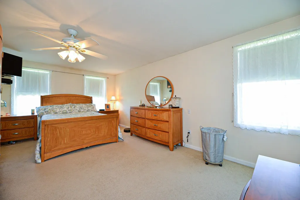 37 Currier Road Pelham NH 03076