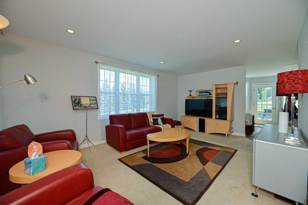 37 Currier Road Pelham NH 03076