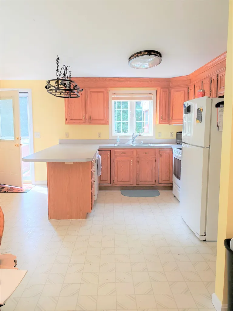 21 Fraser Drive Salem NH 03079