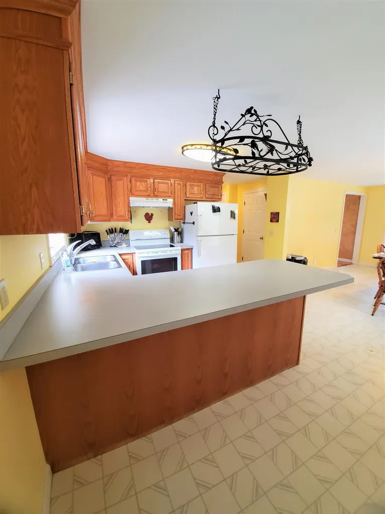 21 Fraser Drive Salem NH 03079
