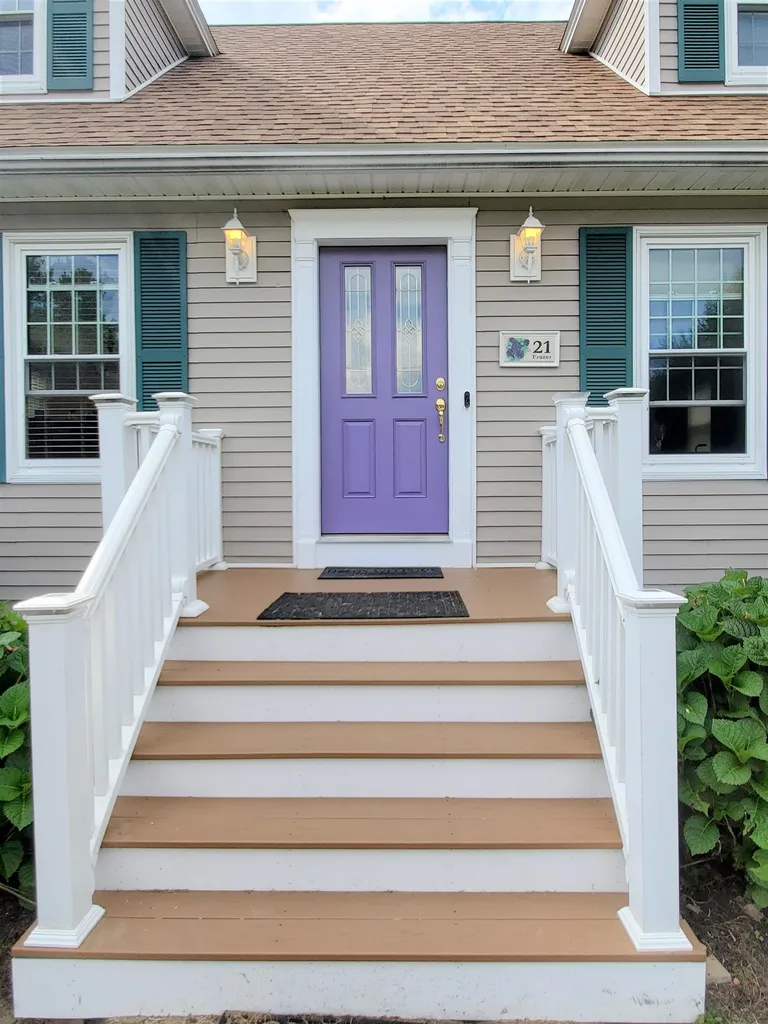 21 Fraser Drive Salem NH 03079