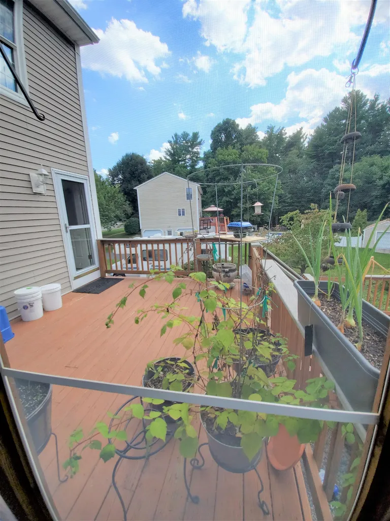 21 Fraser Drive Salem NH 03079