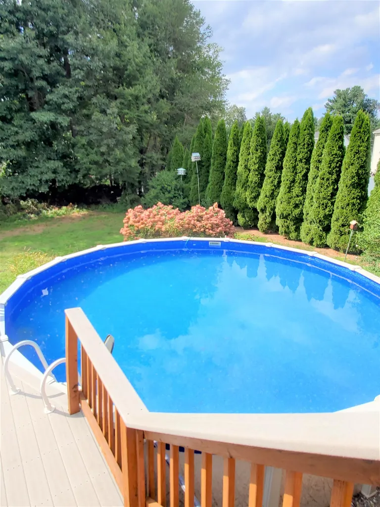 21 Fraser Drive Salem NH 03079