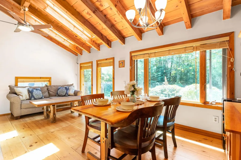 8 Valentine Drive Barrington NH 03825
