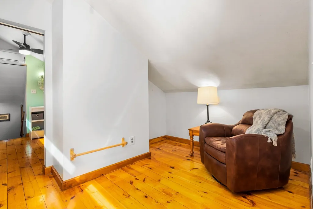 8 Valentine Drive Barrington NH 03825