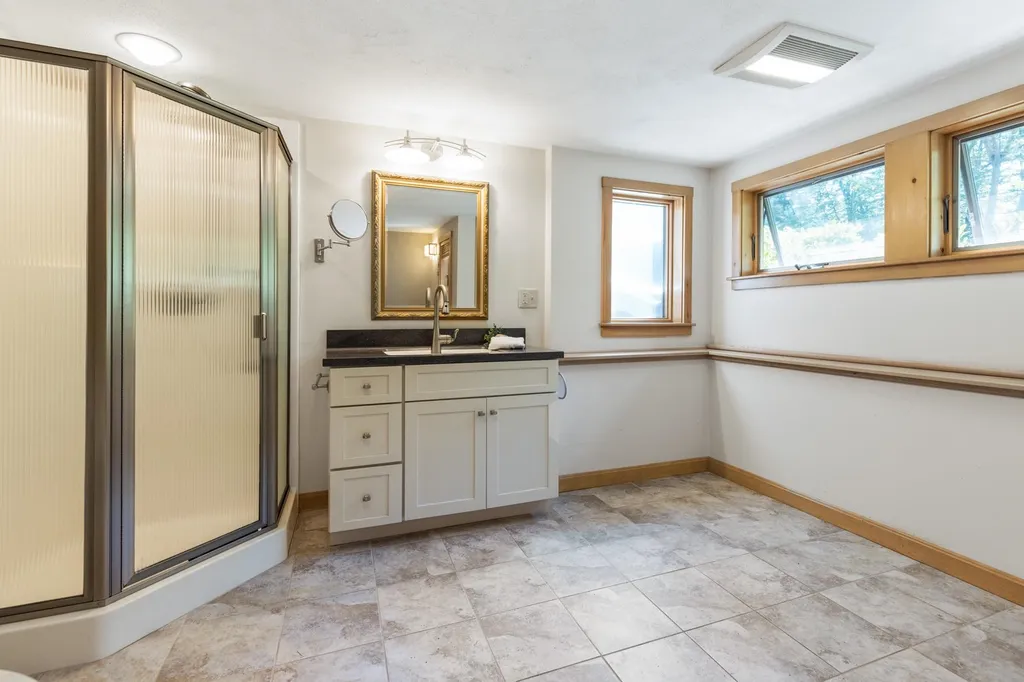 8 Valentine Drive Barrington NH 03825