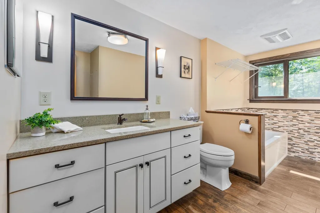 8 Valentine Drive Barrington NH 03825
