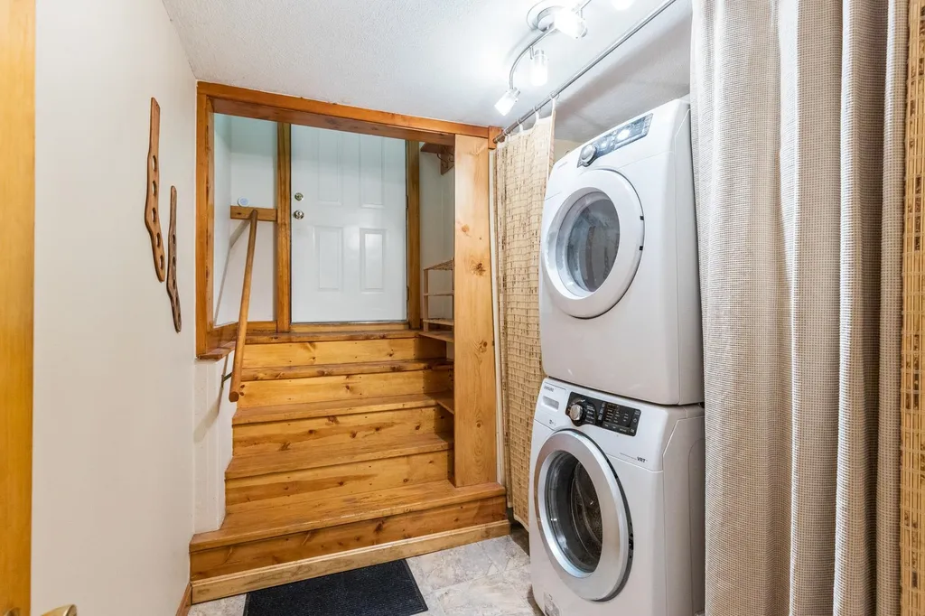 8 Valentine Drive Barrington NH 03825