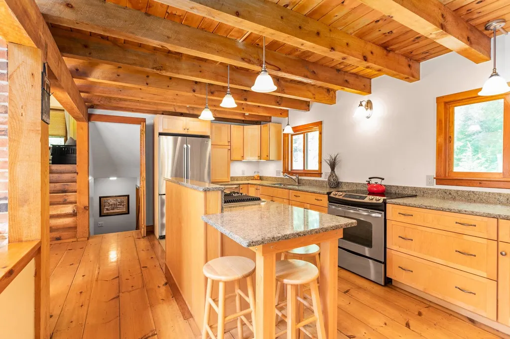 8 Valentine Drive Barrington NH 03825
