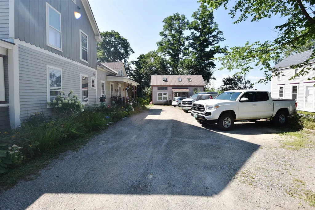 23 West Street Bristol VT 05443