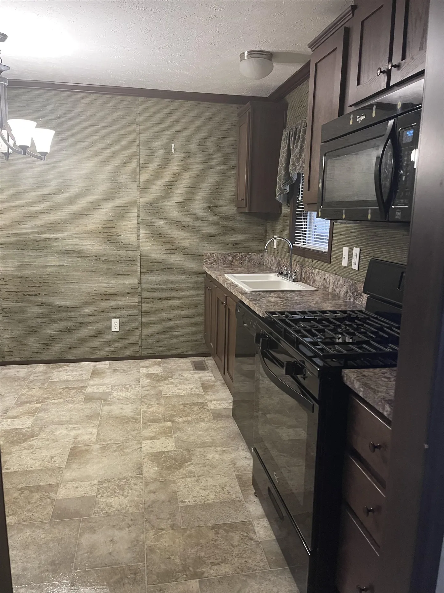 8 Aster Drive Tilton NH 03276