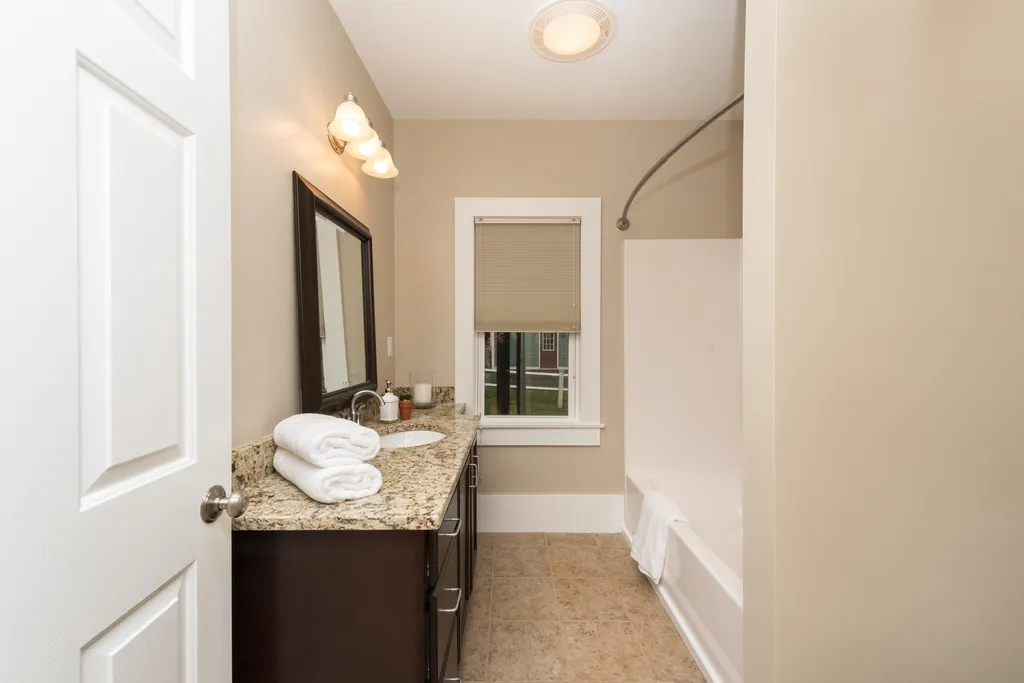 5 Brookline Avenue Dover NH 03820