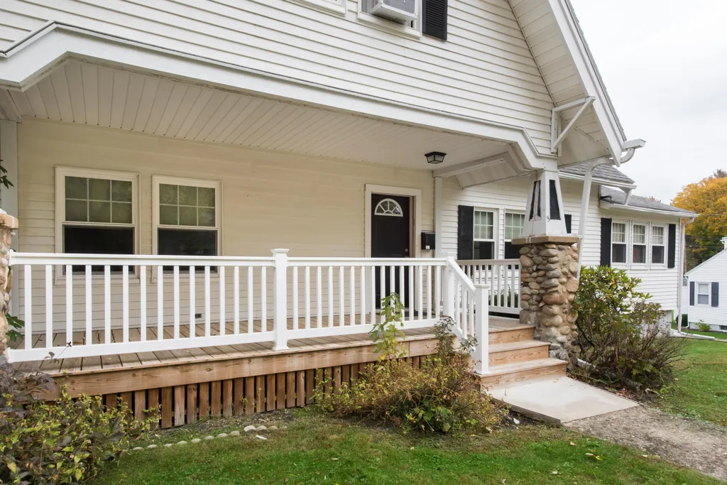 5 Brookline Avenue Dover NH 03820