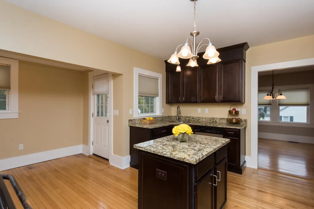 5 Brookline Avenue Dover NH 03820