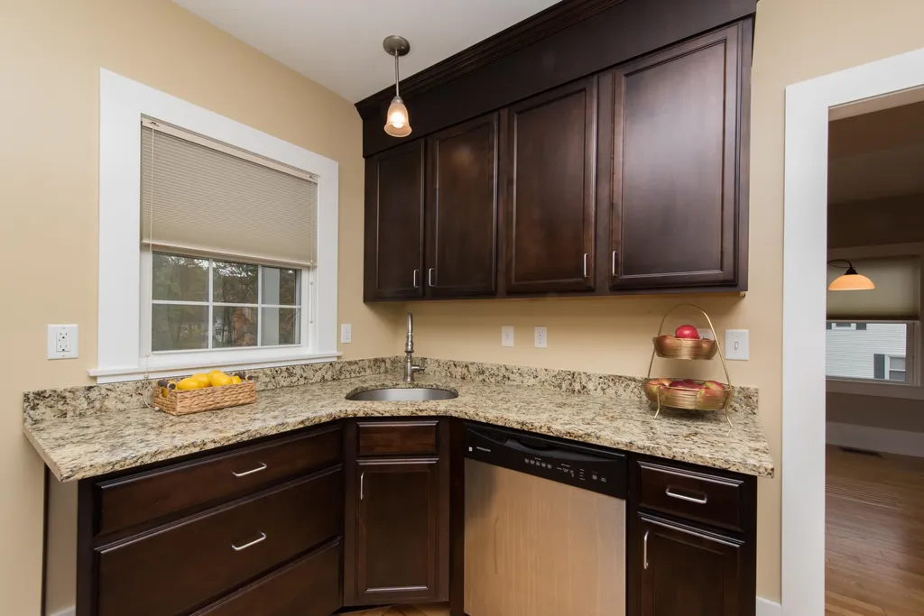 5 Brookline Avenue Dover NH 03820