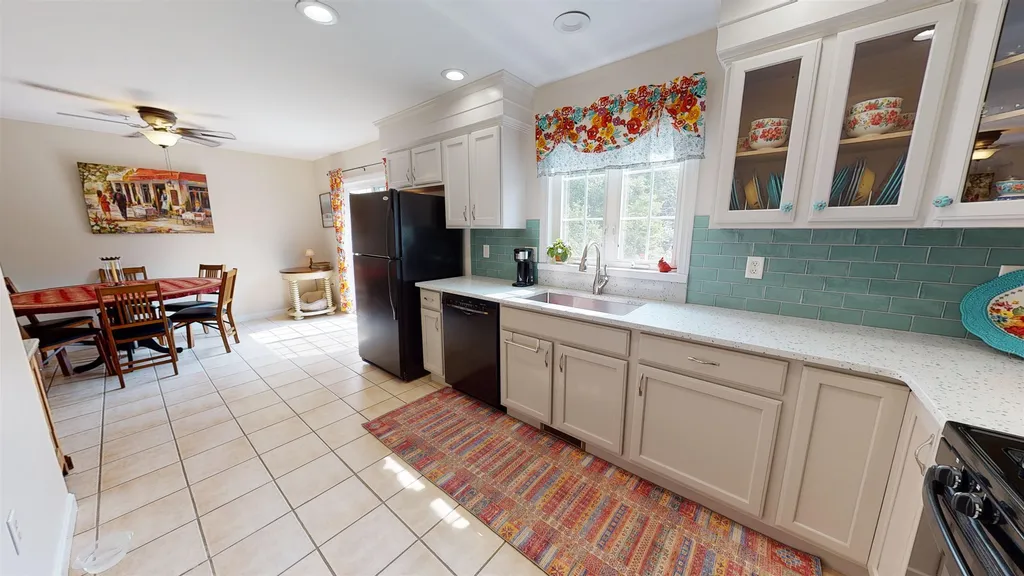 2 Trestle Way Dover NH 03820