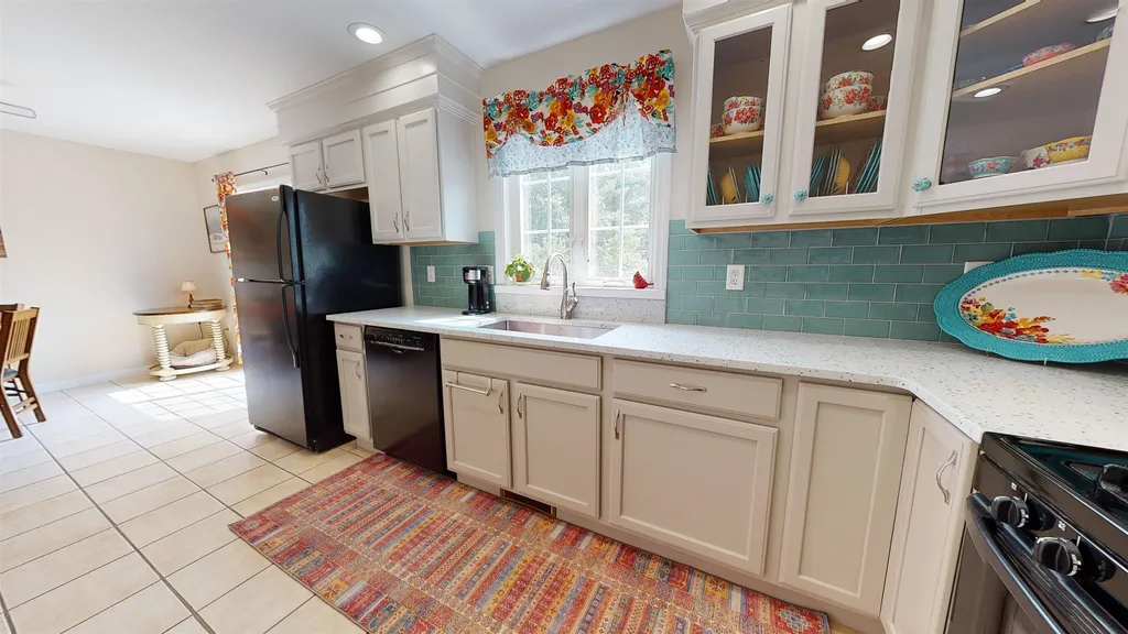 2 Trestle Way Dover NH 03820