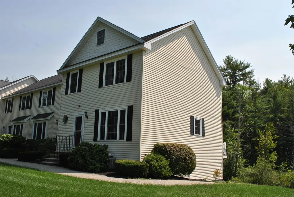 2 Trestle Way Dover NH 03820