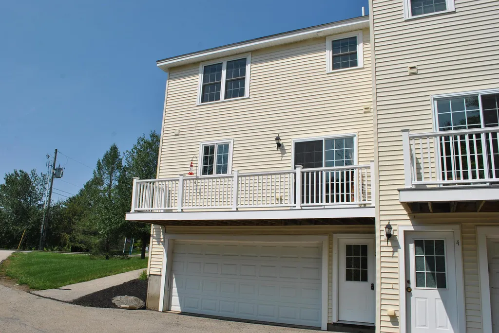 2 Trestle Way Dover NH 03820