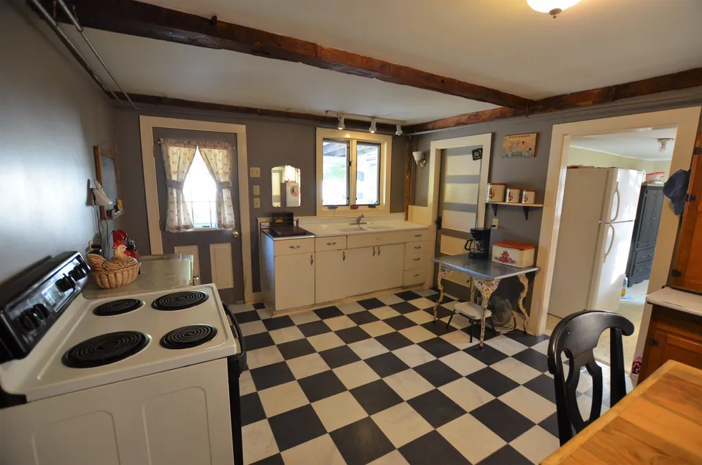 649 Forest Road Greenfield NH 03047