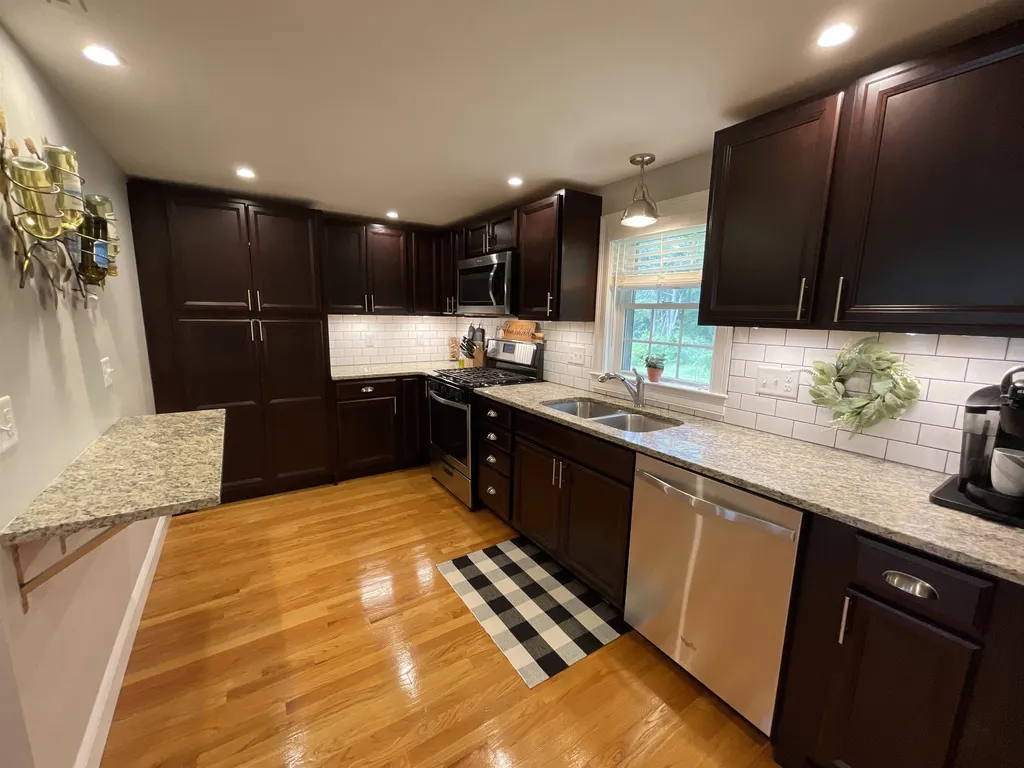 74 Millville Street Salem NH 03079