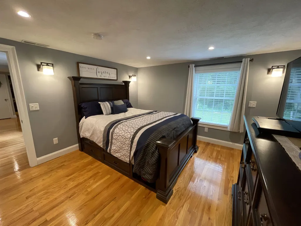 74 Millville Street Salem NH 03079
