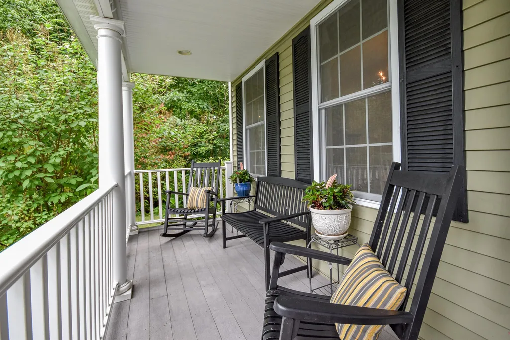 136 Boxwood Lane Dover NH 03820
