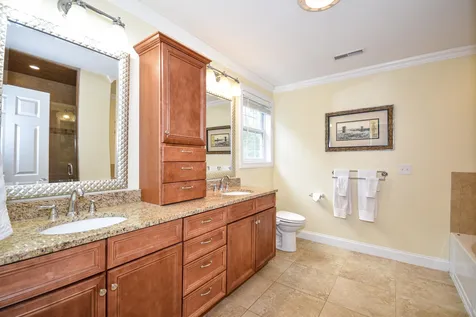 136 Boxwood Lane Dover NH 03820