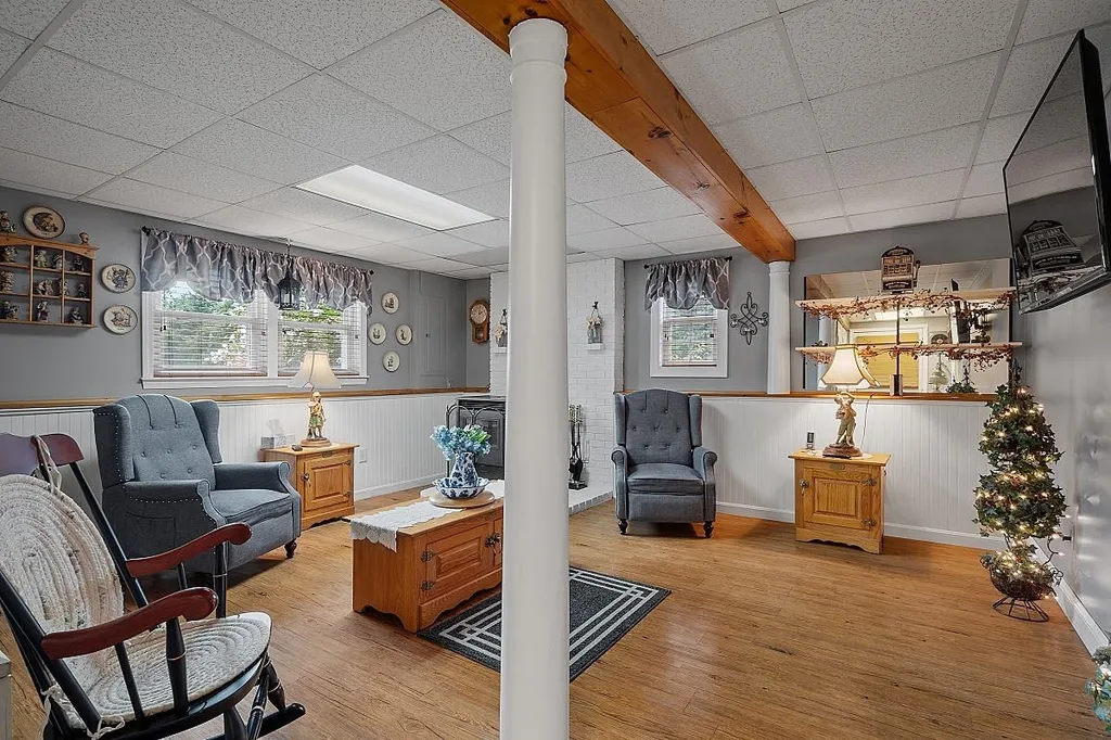 8 Towne Drive Derry NH 03038