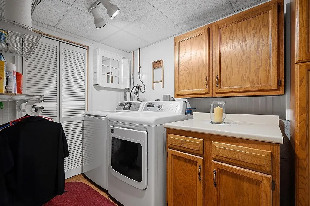 8 Towne Drive Derry NH 03038