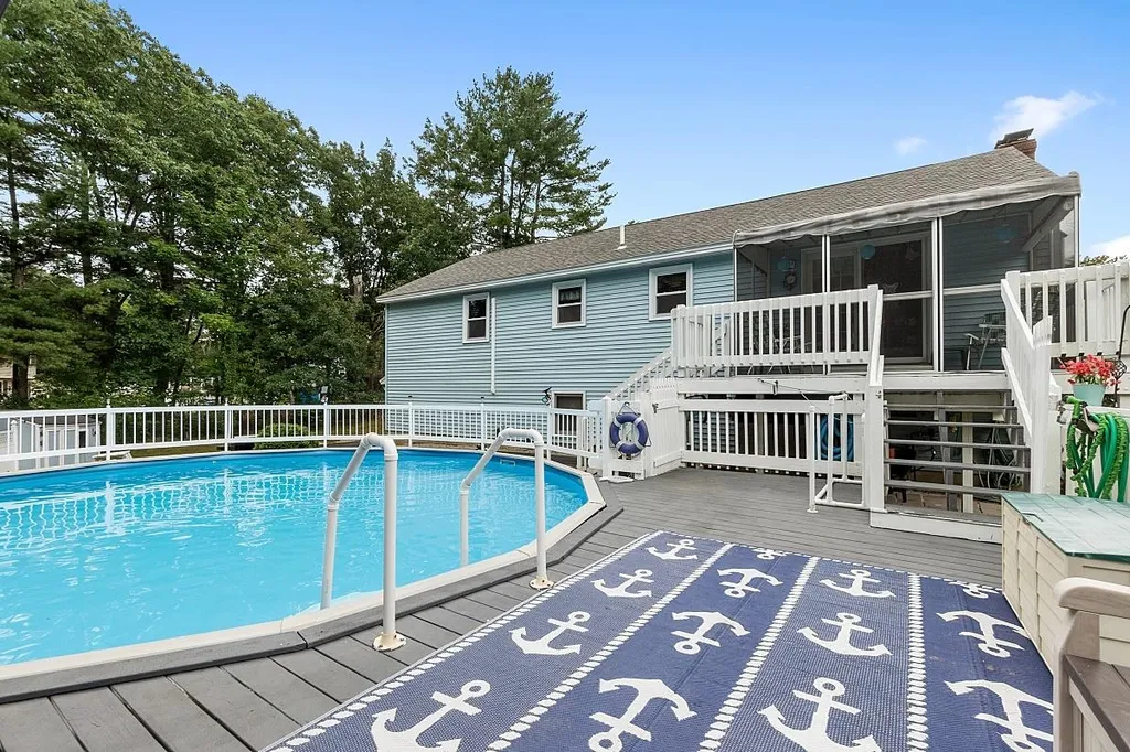 8 Towne Drive Derry NH 03038