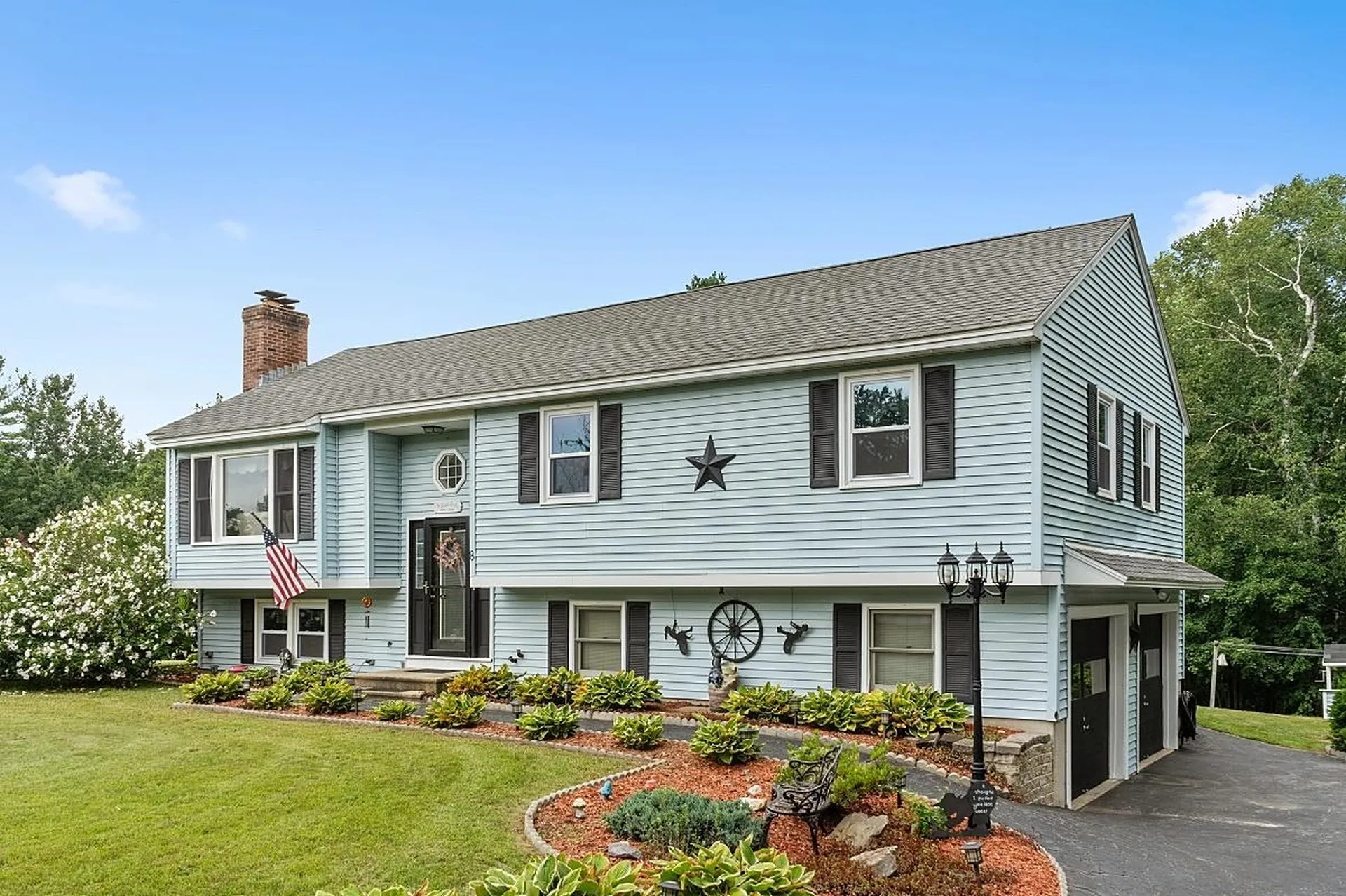 8 Towne Drive Derry NH 03038