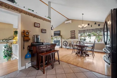 8 Towne Drive Derry NH 03038