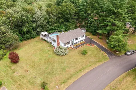8 Towne Drive Derry NH 03038